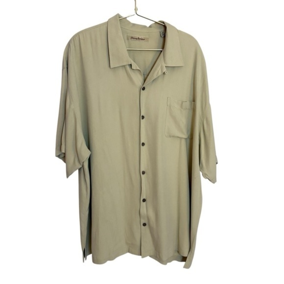 Tommy Bahama 100% Silk Men’s polo button down. Size XXL. tan with brown buttons - Picture 1 of 6